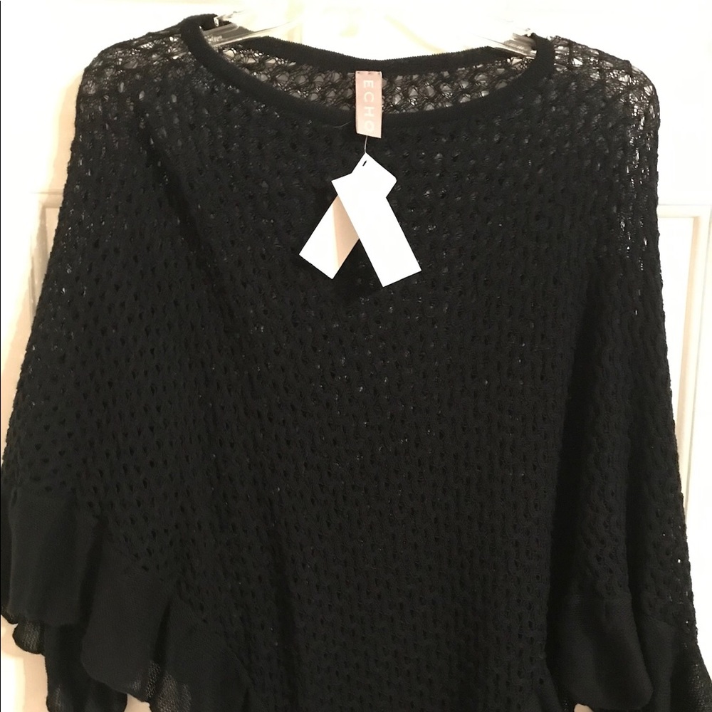 Echo crew neck cape